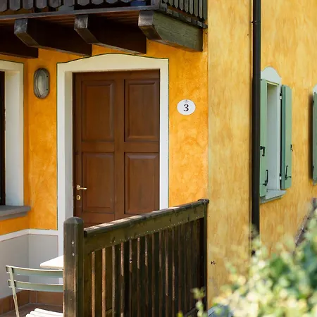 דירה Borgo Segreto Del Garda מונזמבנו
