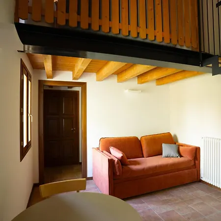 Borgo Segreto Del Garda מונזמבנו